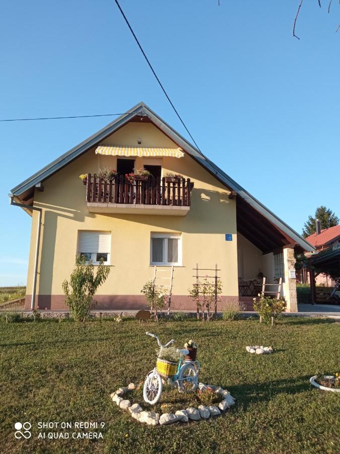 Yellow Rose Rakovica Ngoại thất bức ảnh